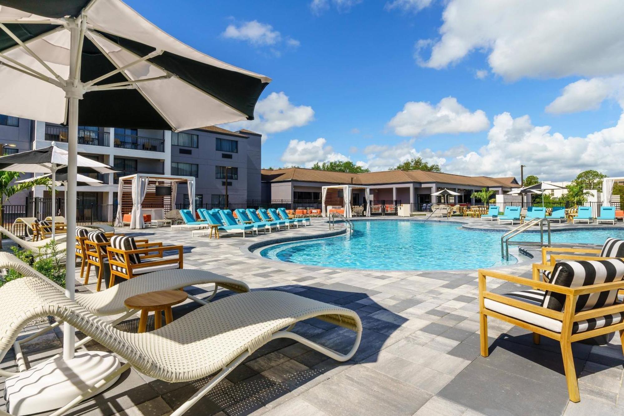 Courtyard By Marriott Orlando Lake Buena Vista At Vista Centre Exterior foto