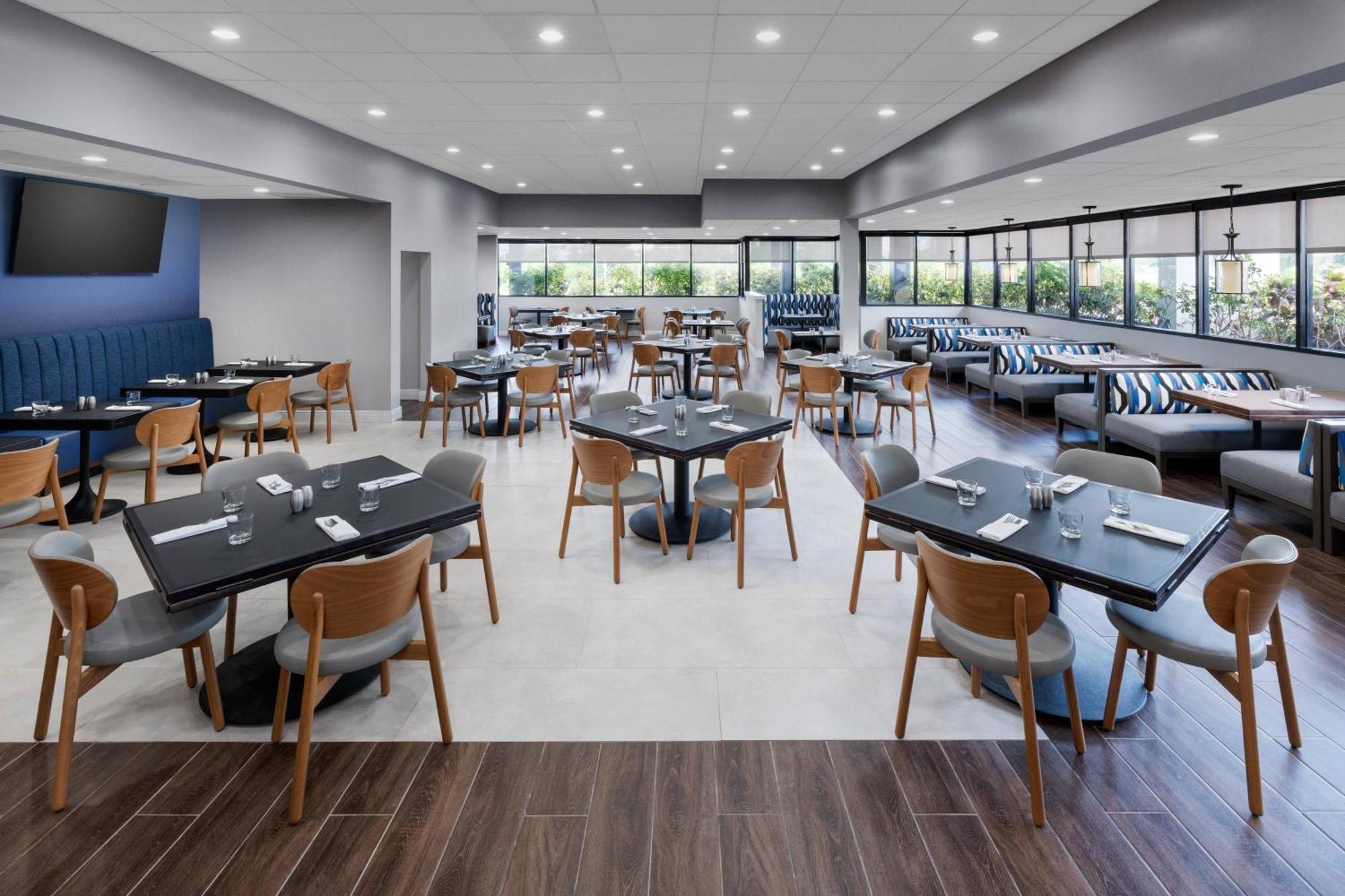 Courtyard By Marriott Orlando Lake Buena Vista At Vista Centre Exterior foto