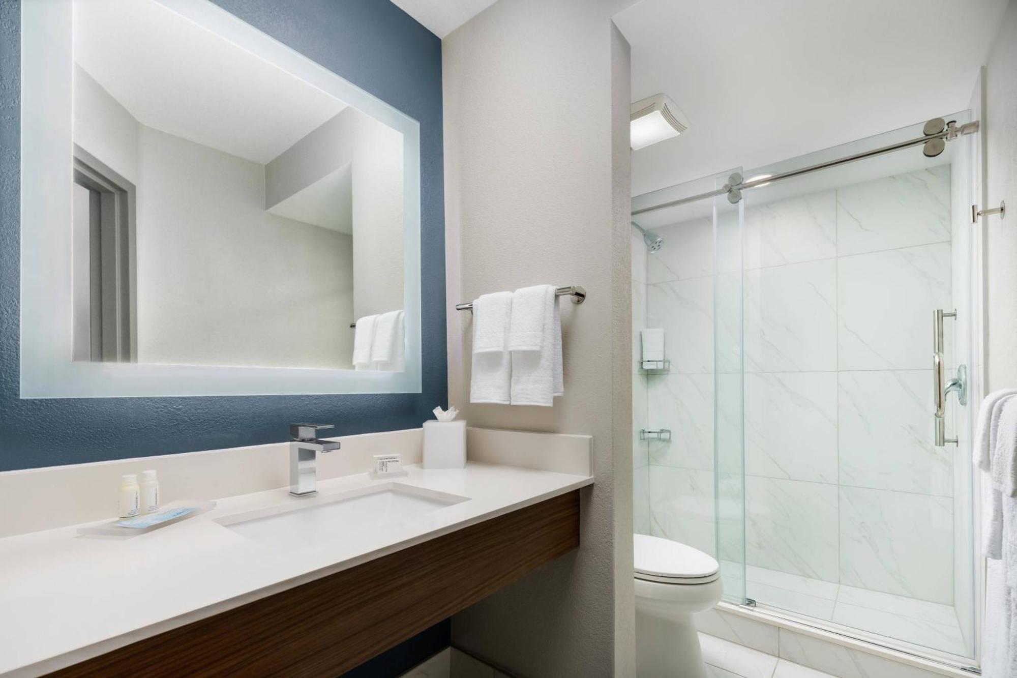 Courtyard By Marriott Orlando Lake Buena Vista At Vista Centre Exterior foto